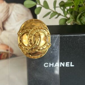 SOLD 💋CHANEL Vintage Stunning Brooch